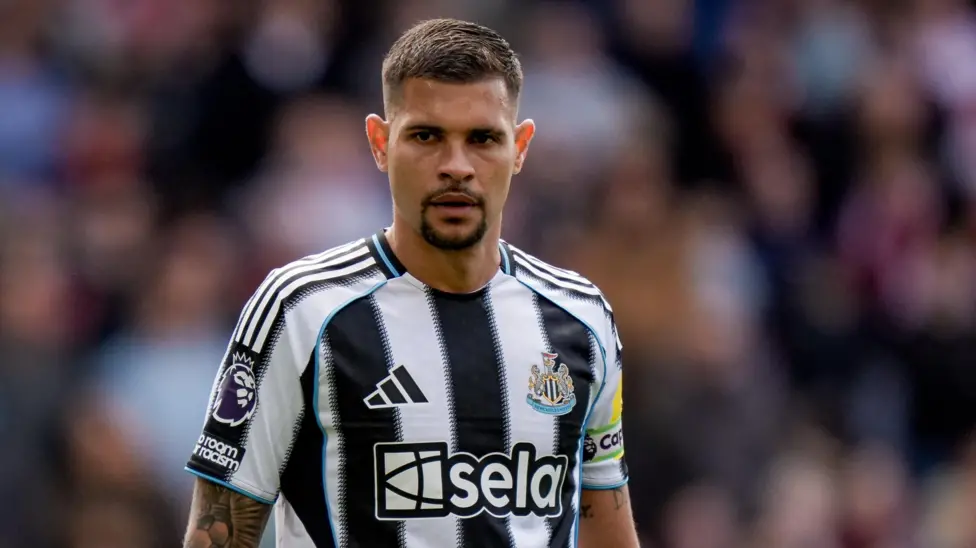 Arsenal target Guimaraes asks to leave Newcastle