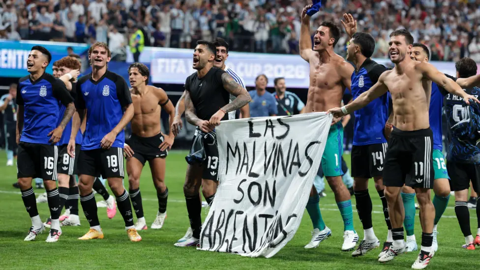 Argentina face fine for Falklands banner...