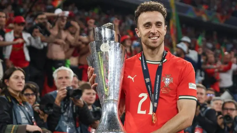 ‘We want to win World Cup for him’ –...