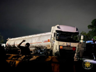 Fuel tanker, kia frontier collide head-on at Fianko