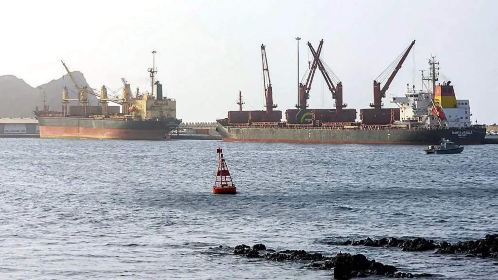 US and Iran pause strikes for third night...