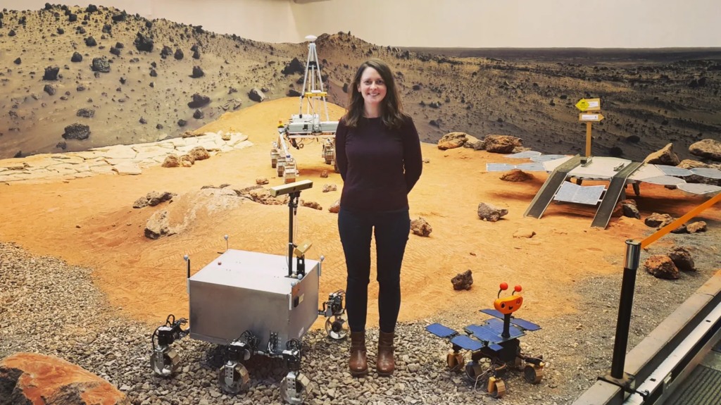 Scientist who cleaned space toilet on work ...