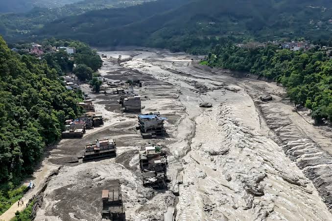 Collapsed glacier likely caused deadly...