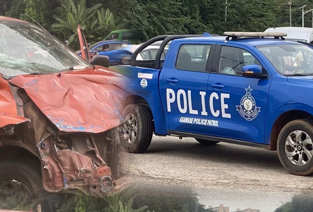 Police pickup carrying suspects crashes...
