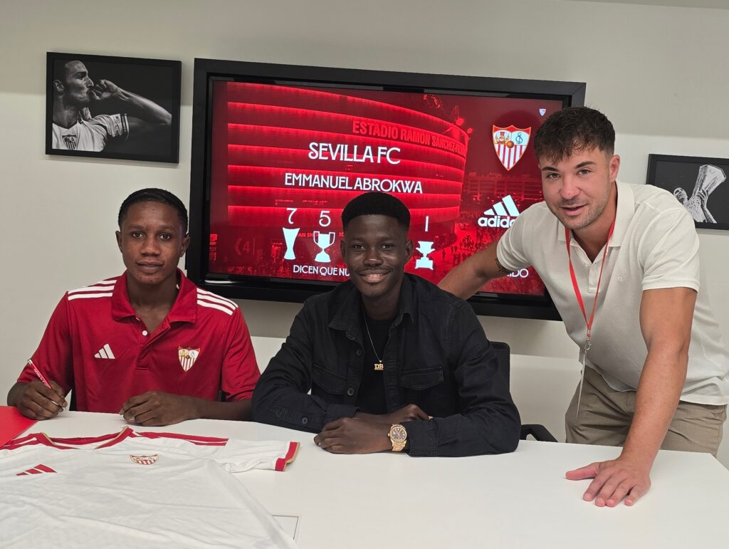 He (left) was pictured completing the formalities of the move alongside his representatives Daniel Boifio Junior (middle) and Jorge Garcia of SBE Management (right)