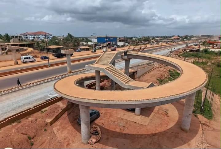 Construction work on Winneba-Accra Highway ...