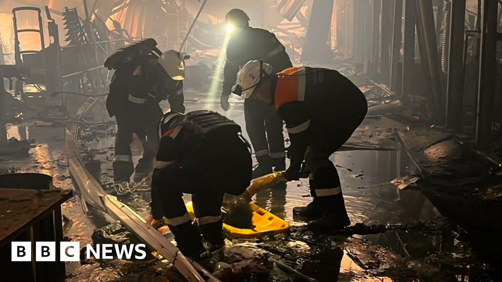 Rescuers dig through Ukraine mall wreckage as Zelensky condemns ‘despicable’ Russian strike Rescuers dig through Ukraine mall wreckage as Zelensky condemns ‘despicable’ Russian strike