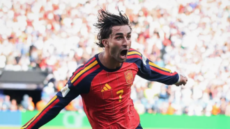PSG sign World Cup winner Torres from Barcelona