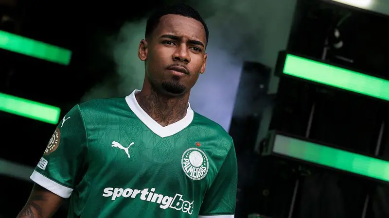 Man City agree deal for Palmeiras winger...