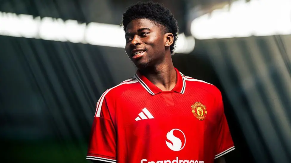 Baleba completes £70m Man Utd move from...