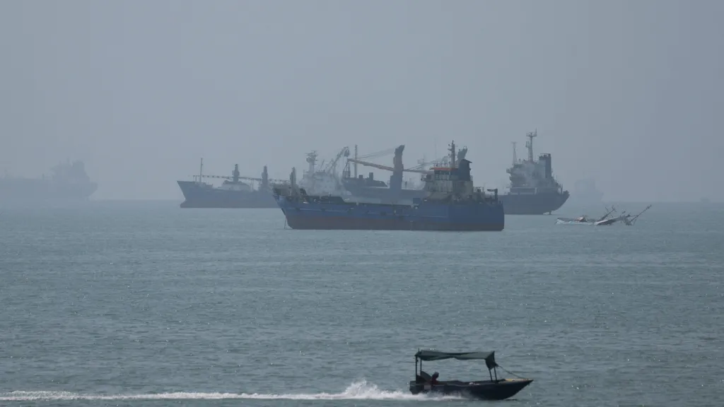 US and Iran trade strikes for first time in weeks