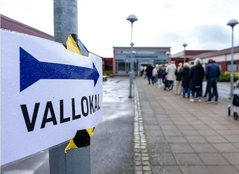 Sweden’s center-left bloc narrowly ahead as election remains too close to call Sweden’s center-left bloc narrowly ahead as election remains too close to call