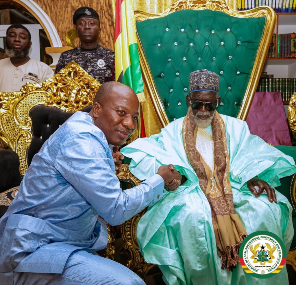 Mahama Ayariga seeks Chief Imam’s prayers, ...