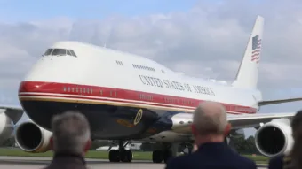 White House bars CNN from travelling with Trump on Air Force One