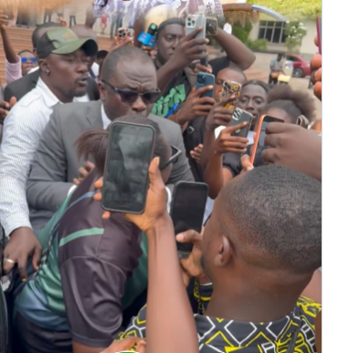 VIDEO: Tension at High Court as lawyer...