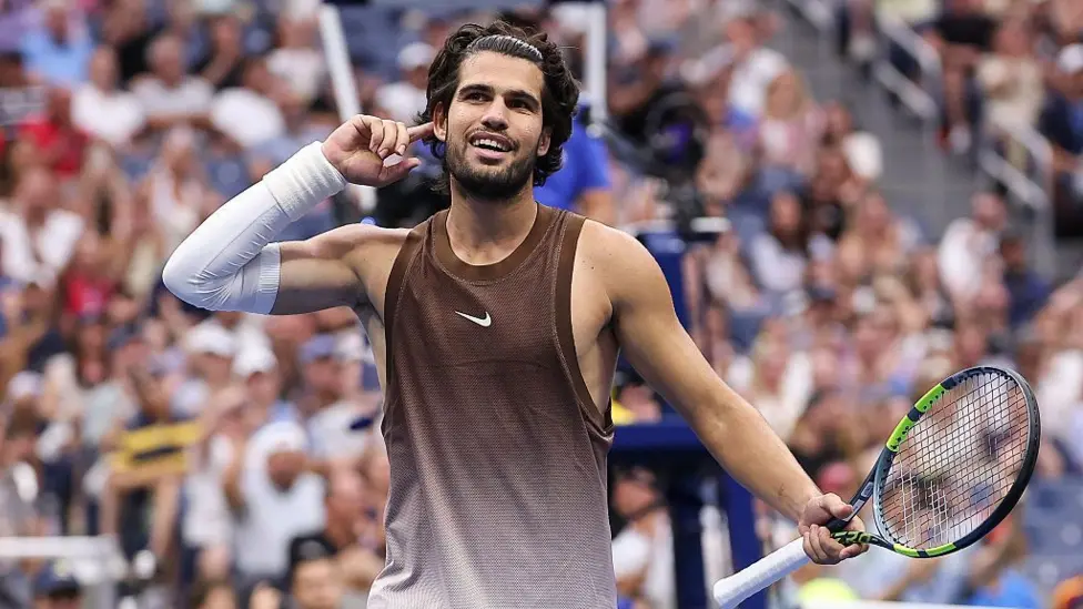 Alcaraz returns to the US Open quarter-finals with an impressive win
