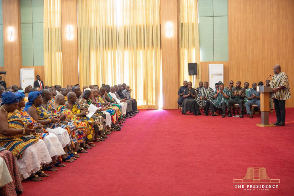 Photos: Mahama hosts Ahafo Regional House...