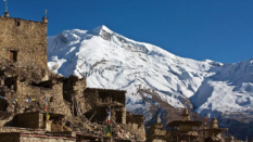 Ten climbers missing after avalanche hits Himalayan base camp