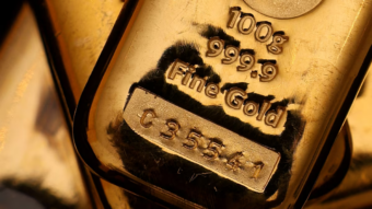 Gold lingers near seven-week low ahead of US economic data