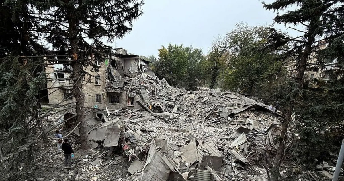 Russian Lab Russian glide bomb attack on Zaporizhzhia kills at least 15 people ...