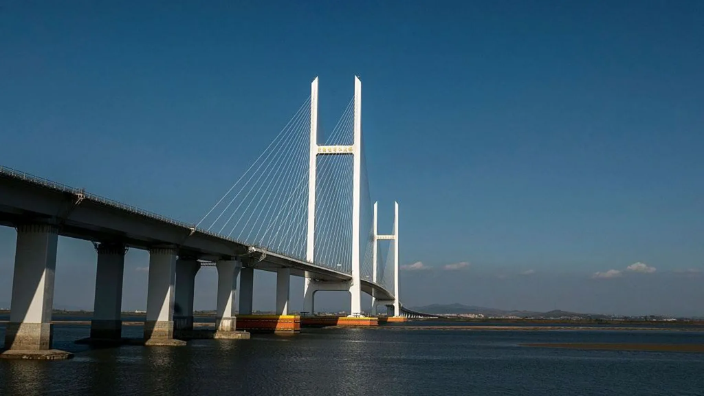 North Korea and China open new bridge...
