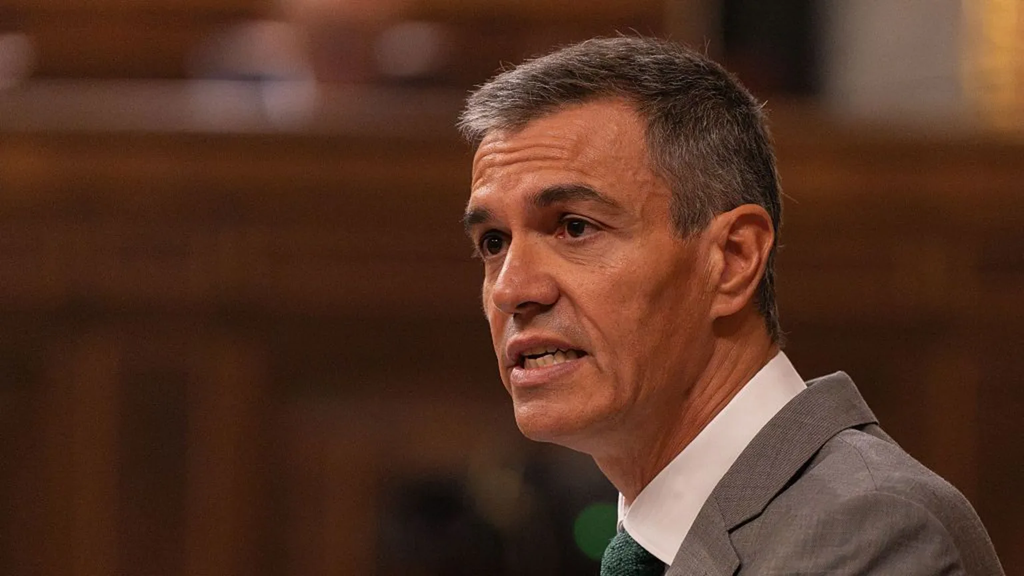 Spanish PM Sánchez calls early election...