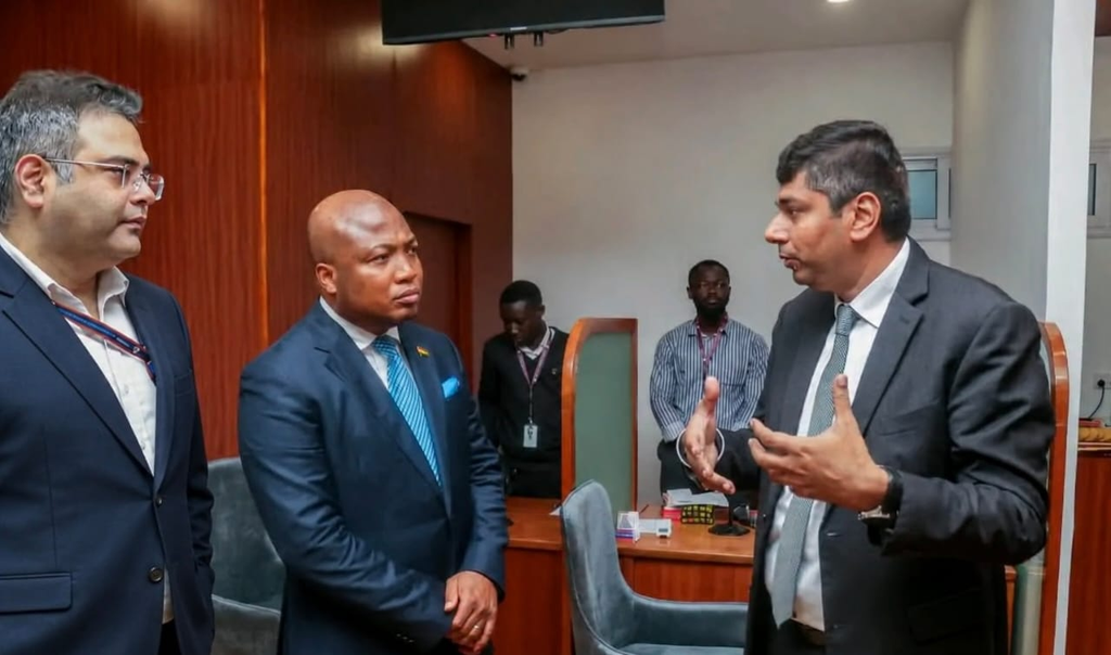 Foreign Affairs Minister inspects 20+ visa ...