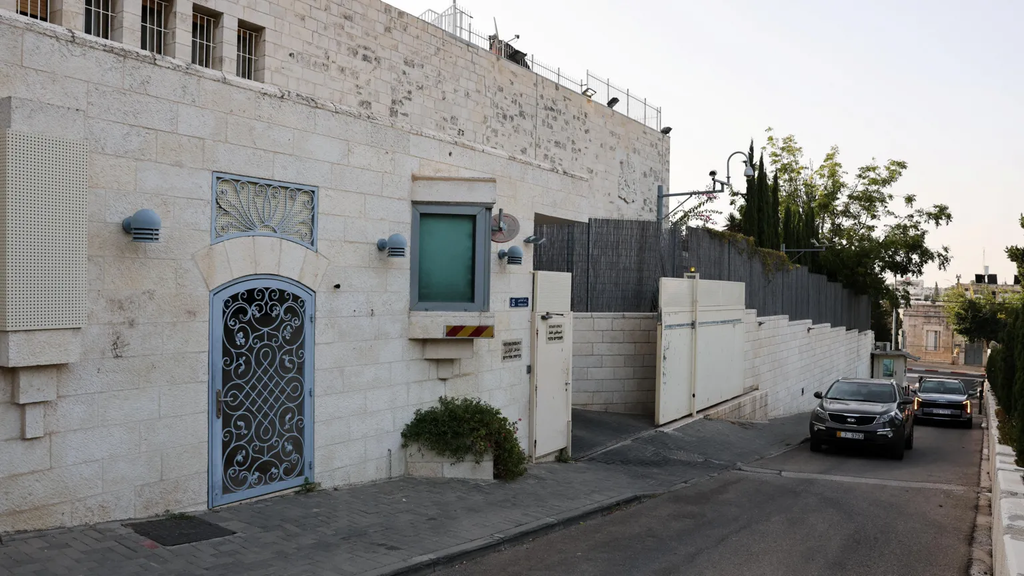 Most UK diplomats to leave East Jerusalem...
