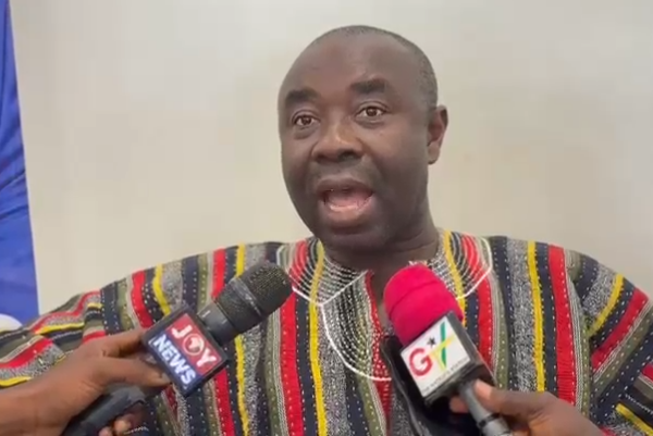 Ghana Labour Minister Prioritizes Dialogue to Resolve Teachers' Strike